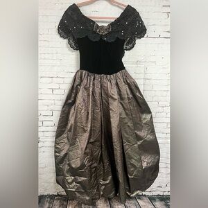Vintage 1980’s Jessica McClintock Dress Size 6 Black Gold Velvet Metallic Full